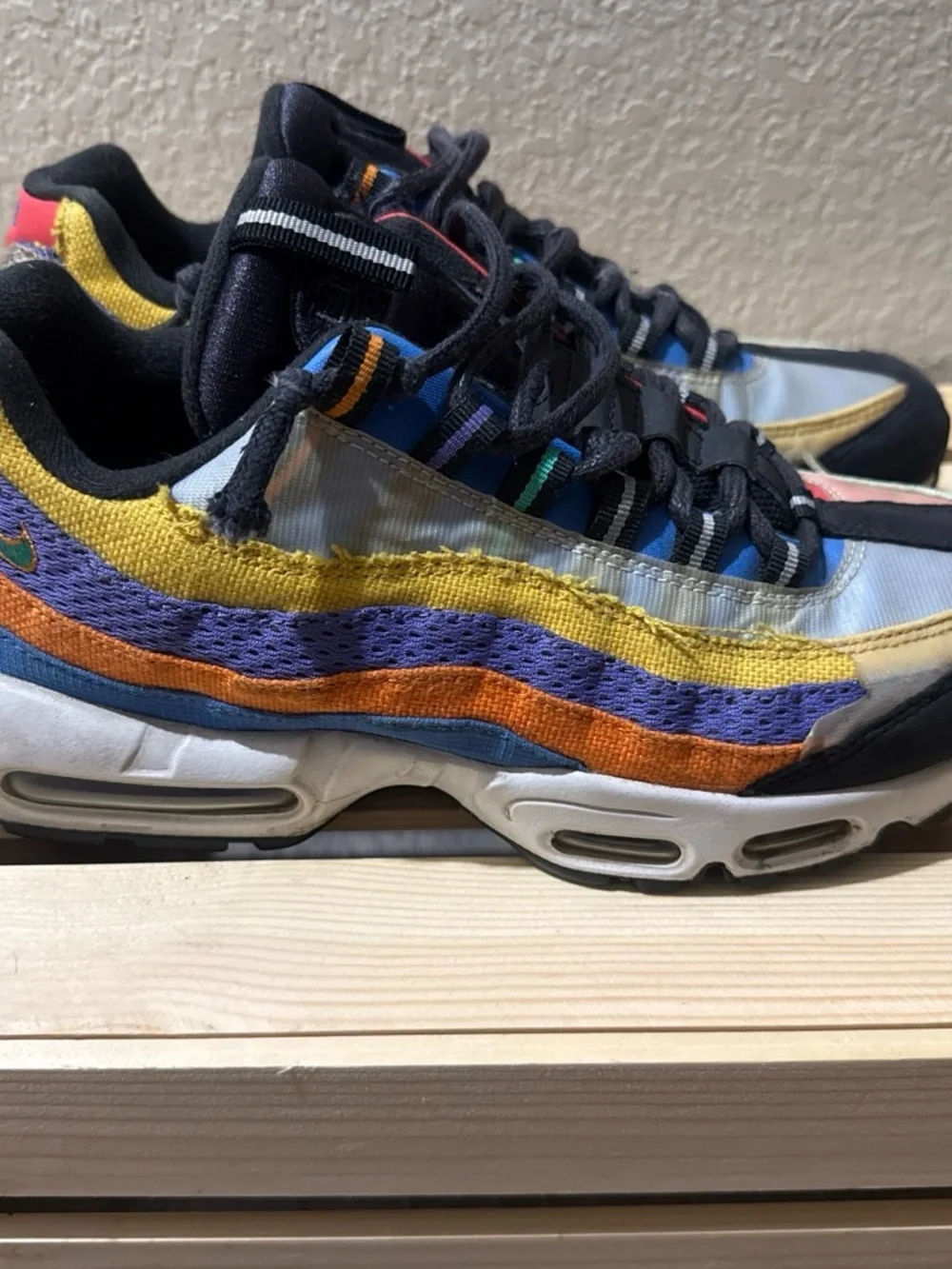 Nike Men’s Sneakers Black Blue Yellow Orange Purple Accents